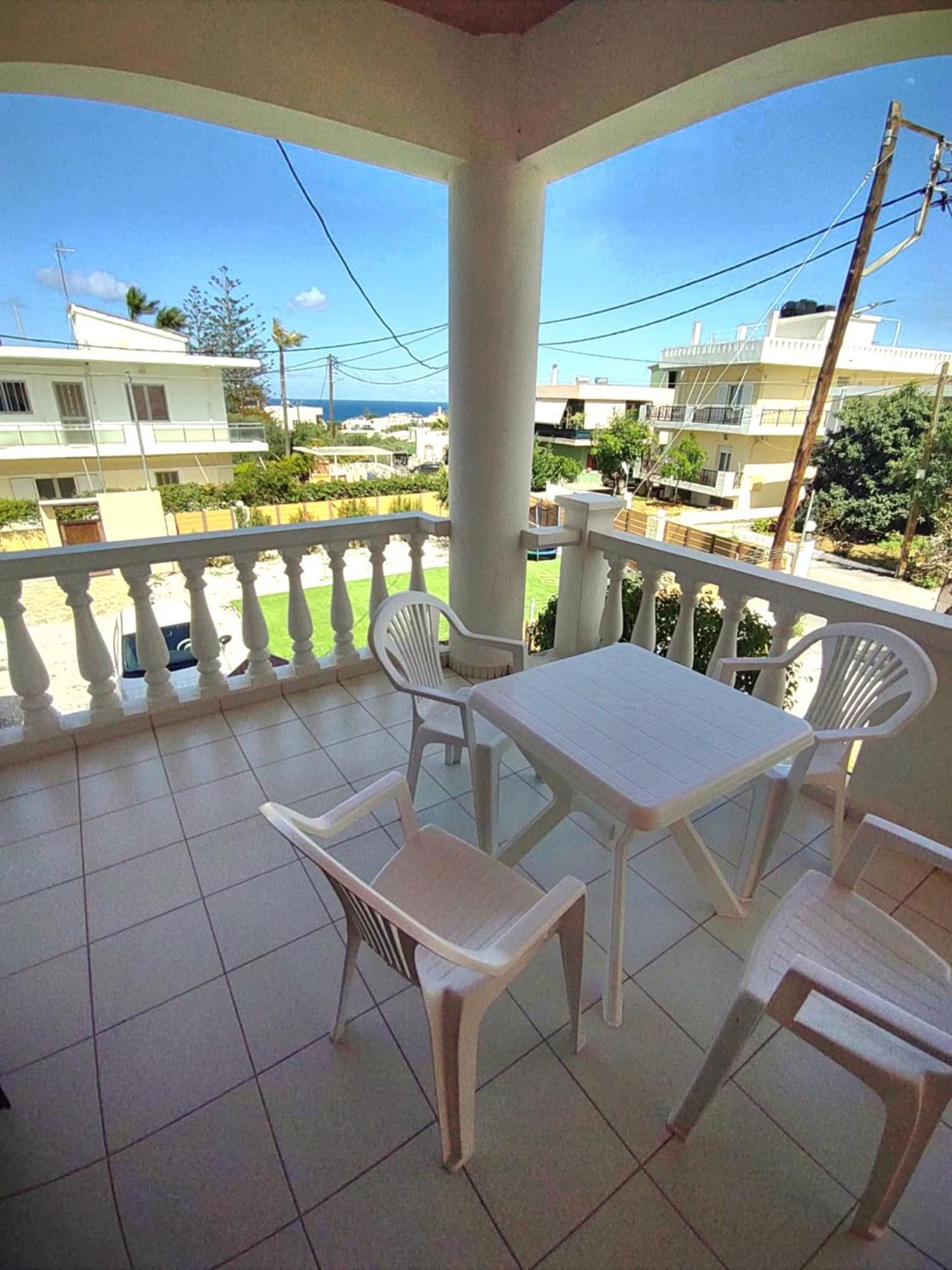 Captain Michalis Apartments Galatás Exterior foto